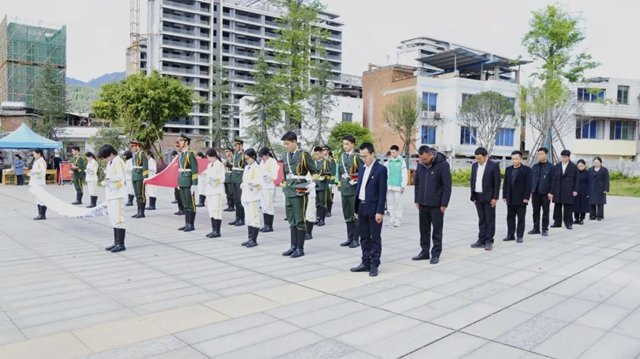 缅怀 致敬 传承!泸州各开云网页版官方版在线登入成为世界杯官方合作伙伴开展清明祭英烈主题系列活动(图31) 时间在每年公历4月4-6日