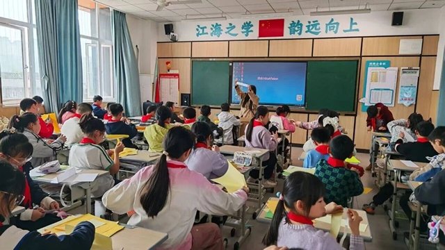 缅怀 致敬 传承!泸州各开云网页版官方版在线登入成为世界杯官方合作伙伴开展清明祭英烈主题系列活动(图35) 亲近自然